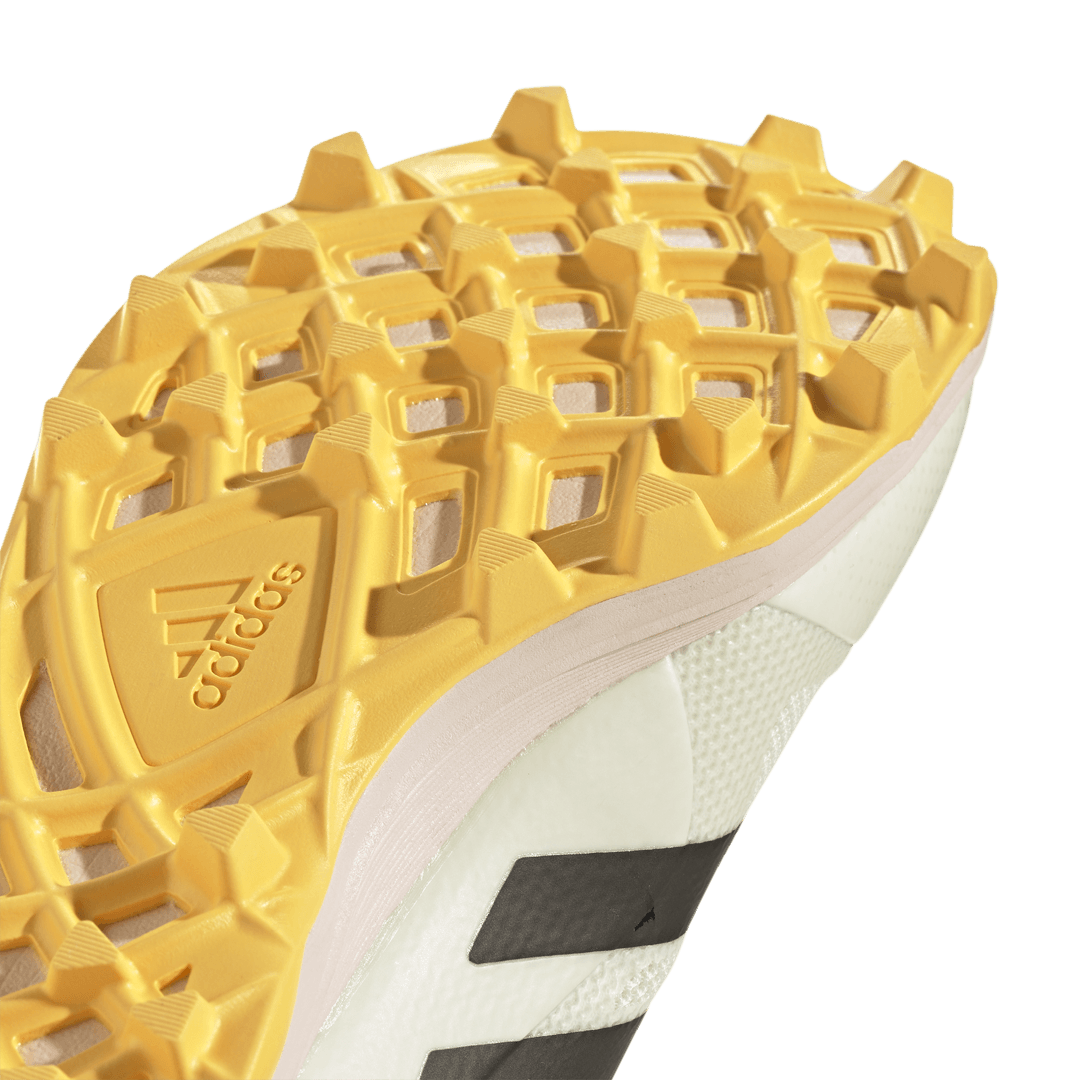 Adidas Hockey | Adidas Hockey Fabela Zone 2.1 Ivory (2024) | Fabela Zone 2.1 Ivory (2024) - EUR 36 | UK 3.5 | Total Hockey