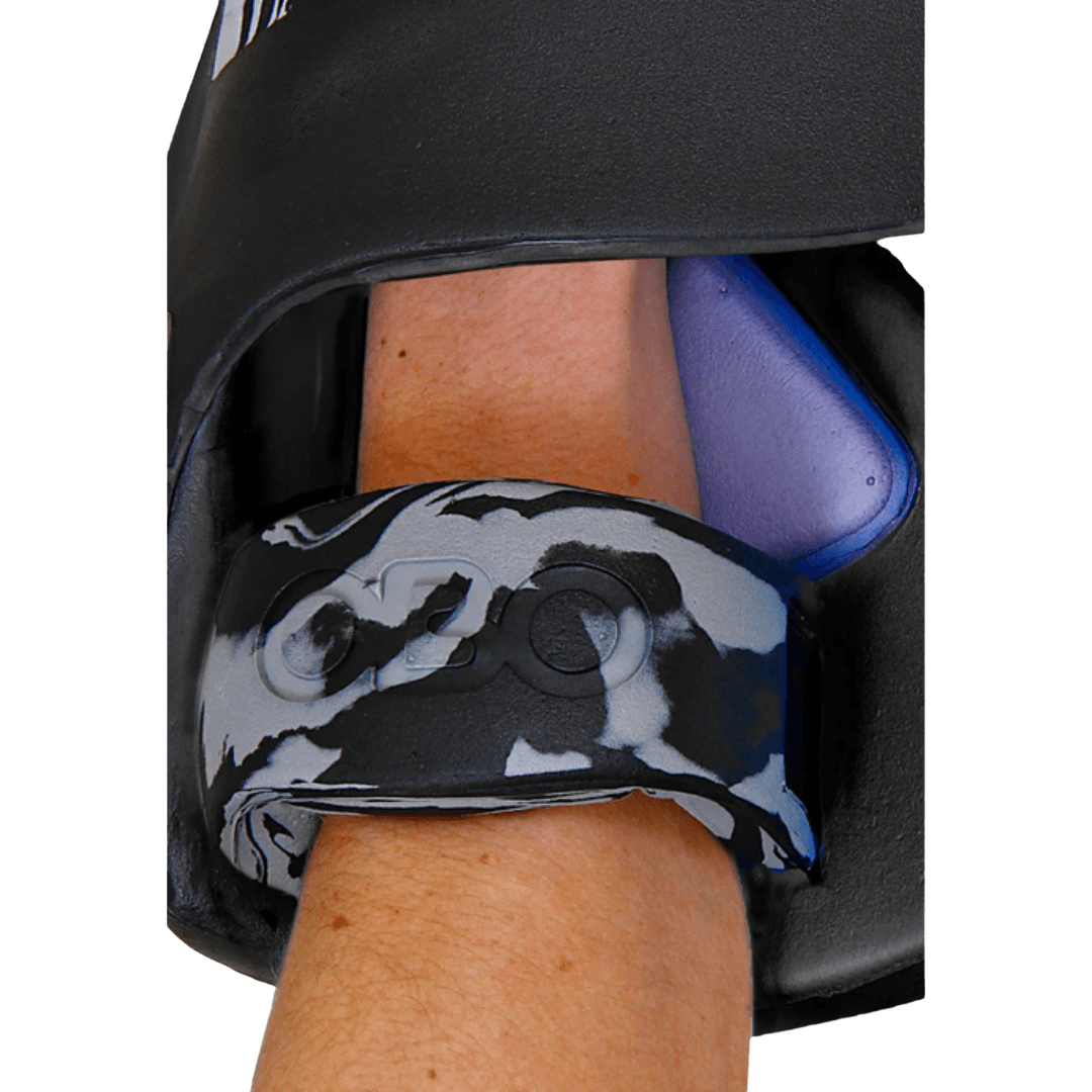 OBO | OBO ROBO PLUS Hand Protector Right Black | ROBO PLUS Hand Protector Right Black - Black / Medium | Total Hockey